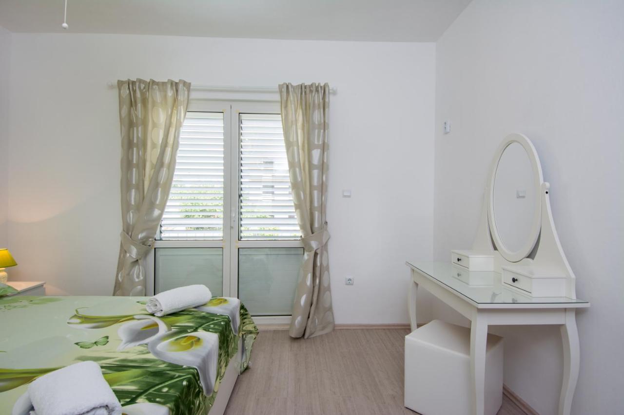 Lux Apartman S Pogledom Na More Τρογκίρ Εξωτερικό φωτογραφία