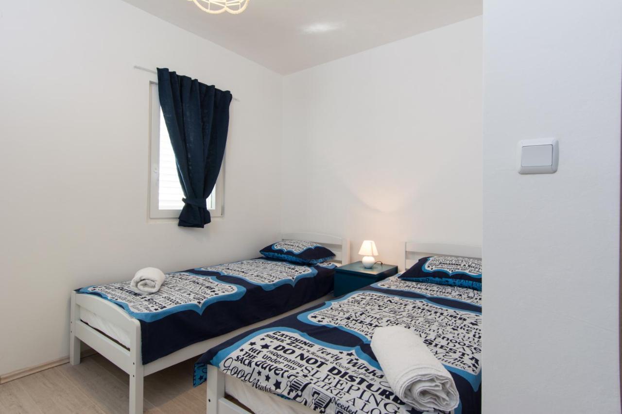 Lux Apartman S Pogledom Na More Τρογκίρ Εξωτερικό φωτογραφία