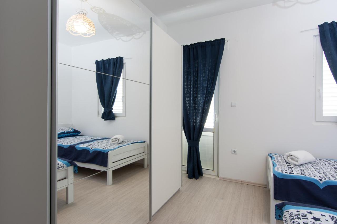 Lux Apartman S Pogledom Na More Τρογκίρ Εξωτερικό φωτογραφία